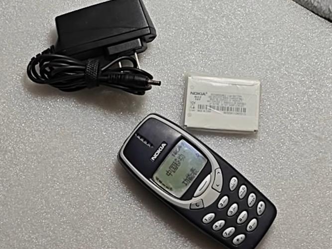 诺基亚3310砸核桃传奇史（3330诺基亚）