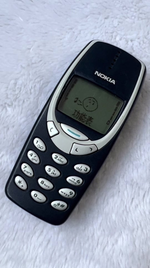 诺基亚3310砸核桃传奇史（3330诺基亚）