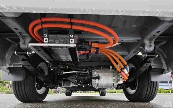 汽汽电电设电施车（汽车电汽设备作用）