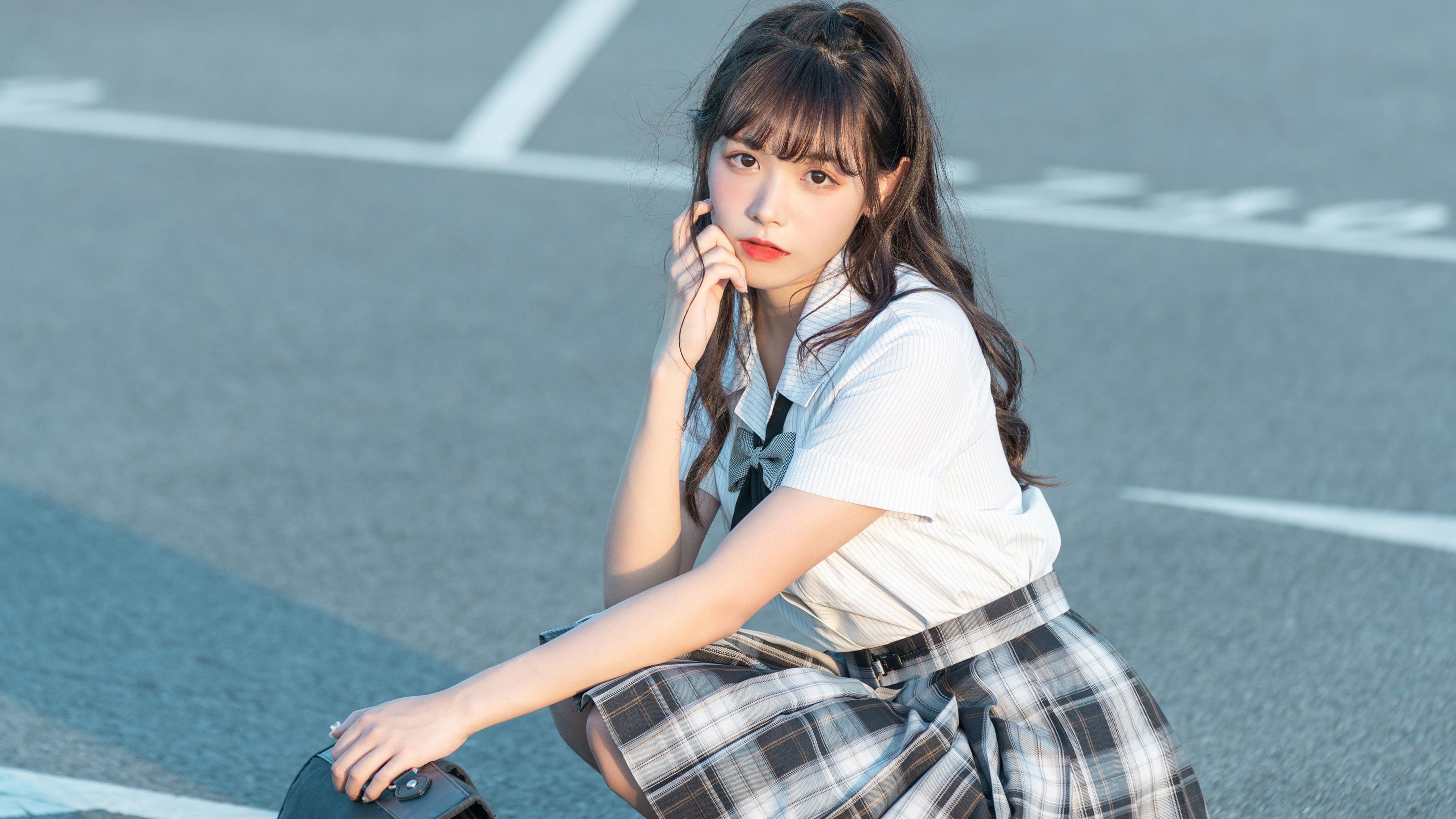 电灯泡的灯丝材料进化_电灯泡的灯丝材料进化成什么